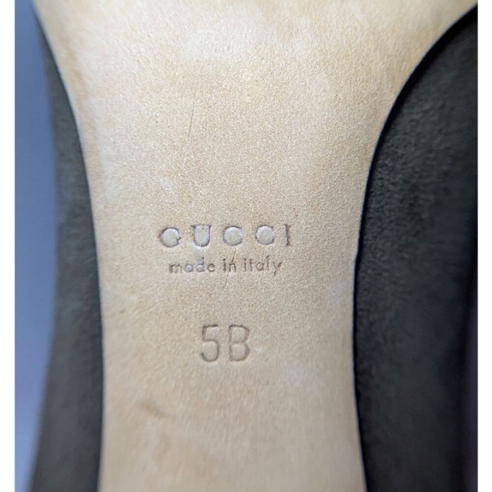 Gucci Brown Suede Heels With Pleated Patent Leather Logo Buckle Pumps Size 5 - Picture 13 of 14